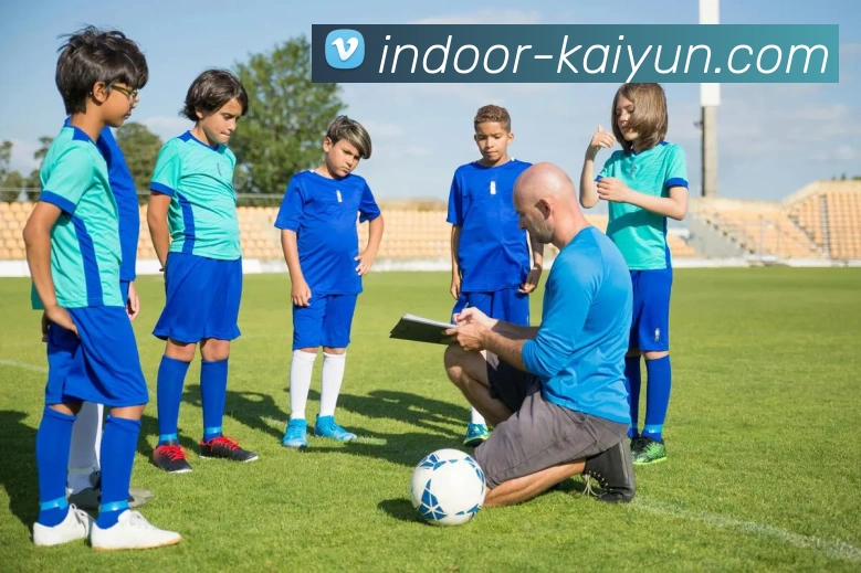 成都蓉城表现出色强势领跑联赛成为夺冠热门球队的最佳候选者